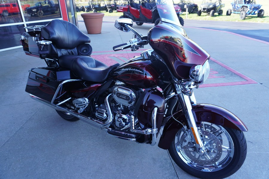 2013 Harley-Davidson® CVO ULTRA CLASSIC EL