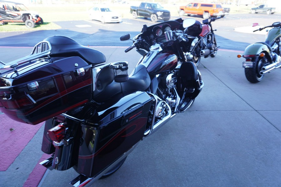 2013 Harley-Davidson® CVO ULTRA CLASSIC EL