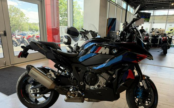 2026 BMW Motorrad M 1000 XR