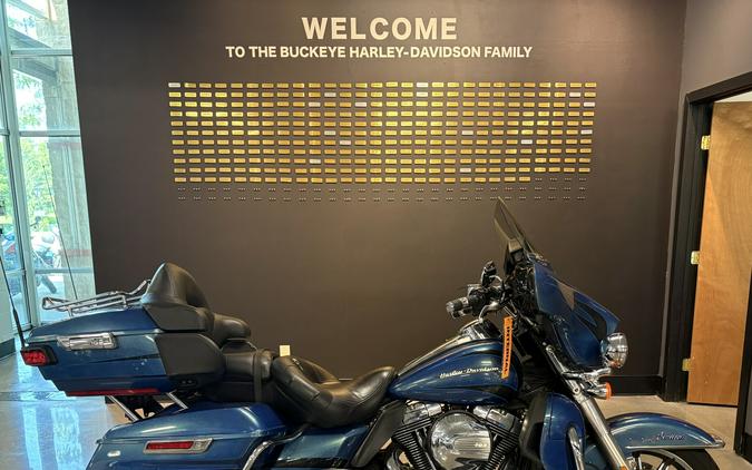 2014 Harley-Davidson® Ultra Limited Custom Colour Daytona Blue