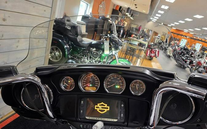 2015 Harley-Davidson Touring FLHTCU - Electra Glide Ultra Classic