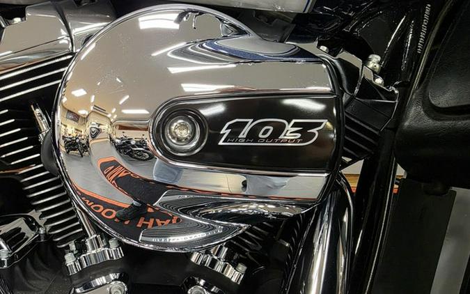 2015 Harley-Davidson Touring FLHTCU - Electra Glide Ultra Classic
