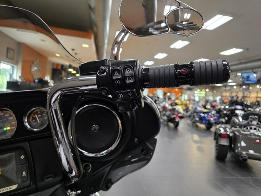 2015 Harley-Davidson Touring FLHTCU - Electra Glide Ultra Classic