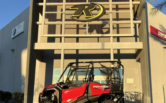 2025 Honda® Pioneer 1000-5 Deluxe