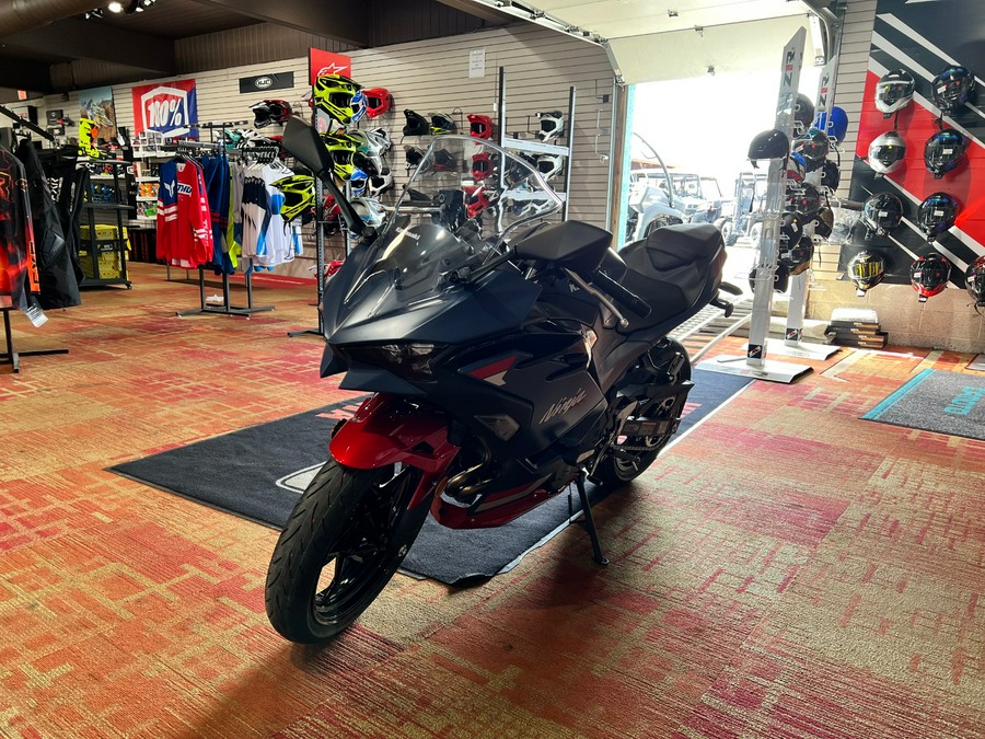 2026 Kawasaki Ninja® 500 ABS