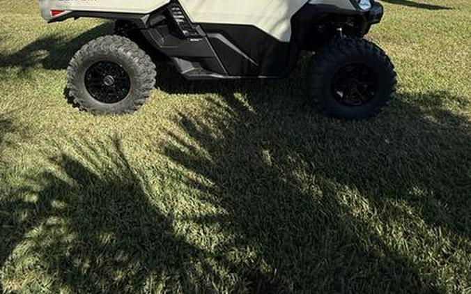 2026 Can-Am® Defender Limited HD11