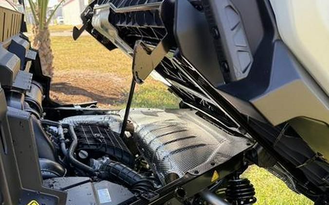 2026 Can-Am® Defender Limited HD11