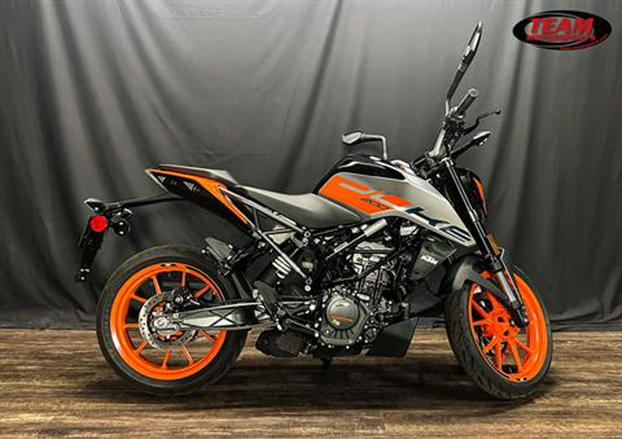 2023 KTM 200 Duke