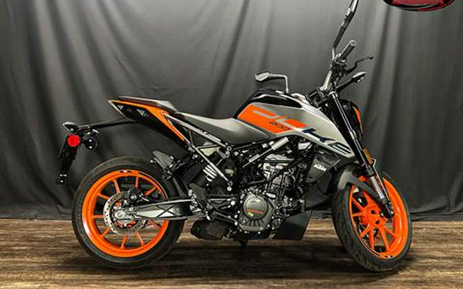 2023 KTM 200 Duke