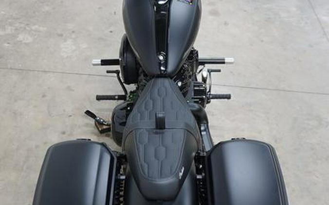 2025 Indian Motorcycle® Sport Chief RT Black Smoke