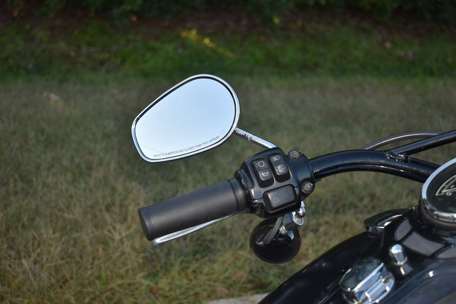 2016 Harley-Davidson® Softail Slim® – Stripped-Down Style