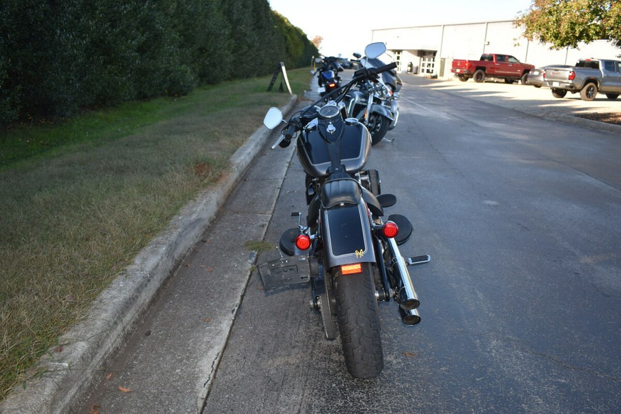 2016 Harley-Davidson® Softail Slim® – Stripped-Down Style