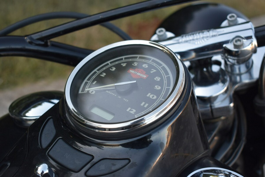 2016 Harley-Davidson® Softail Slim® – Stripped-Down Style