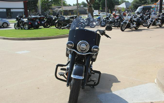 2025 Harley-Davidson FLHC Heritage Classic