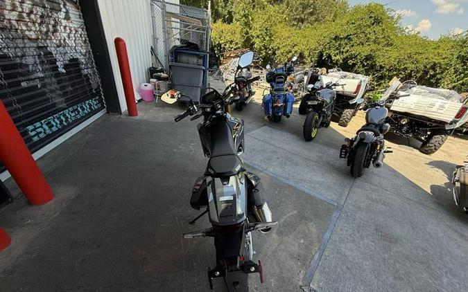 2025 Suzuki DR-Z4SM5