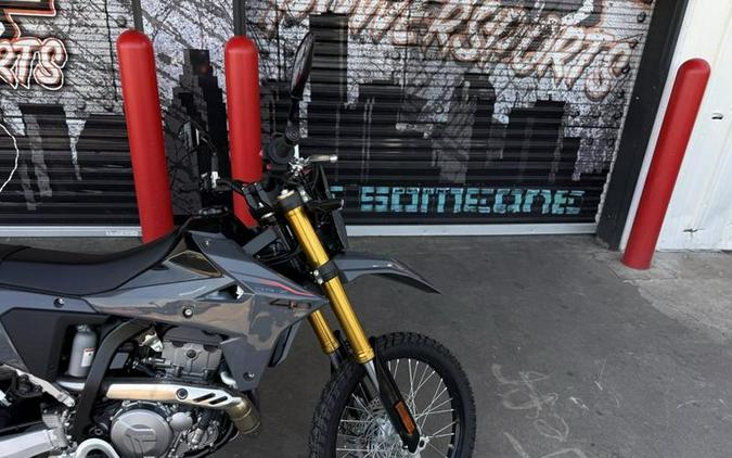 2025 Suzuki DR-Z4SM5