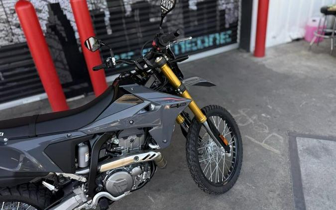 2025 Suzuki DR-Z4SM5