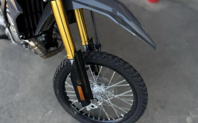 2025 Suzuki DR-Z4SM5