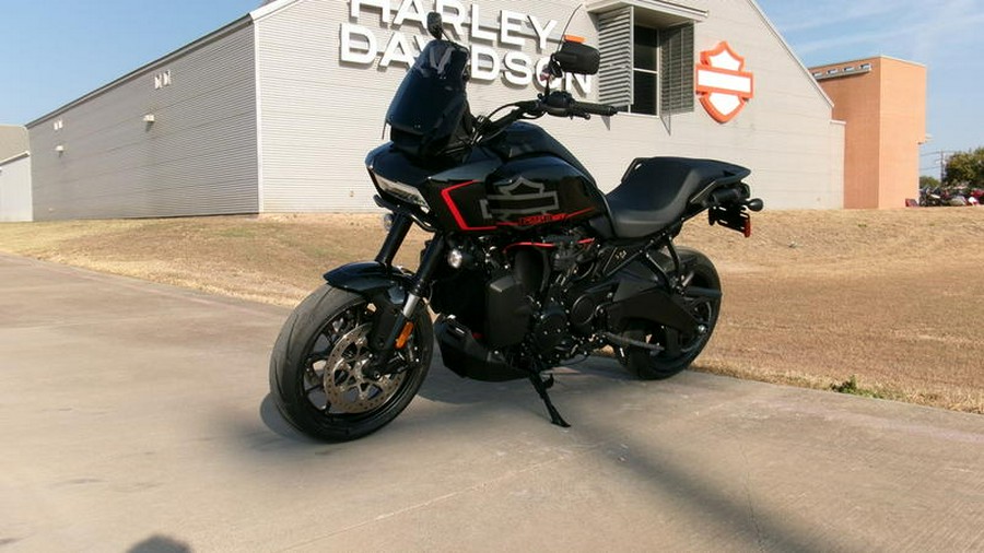 2025 Harley-Davidson® RA1250ST - Pan America® 1250 ST