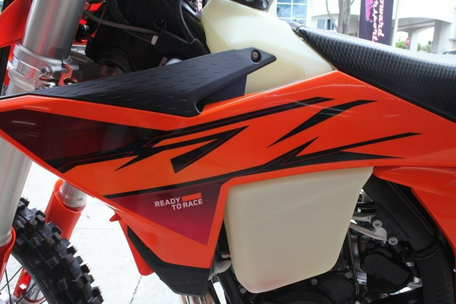 2026 KTM XC 300 W