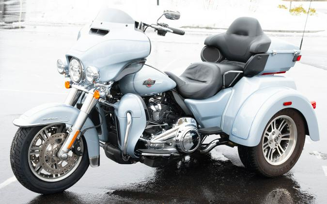 2023 Harley-Davidson Tri Glide Ultra FLHTCUTG