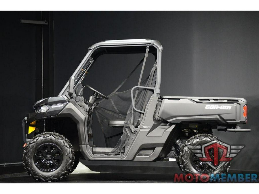 2026 Can-Am Defender DPS HD9 Stealth Black