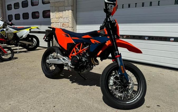 2026 KTM 690 SMC R