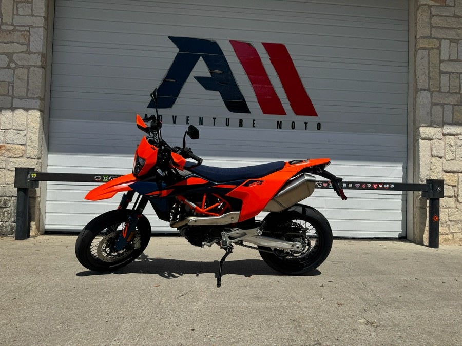 2026 KTM 690 SMC R
