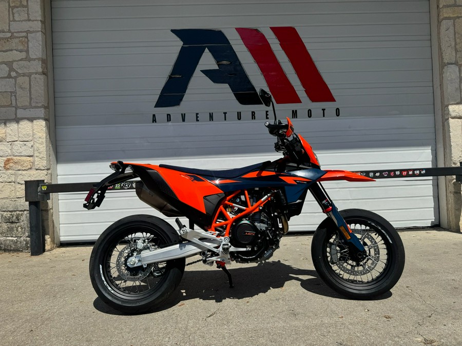 2026 KTM 690 SMC R