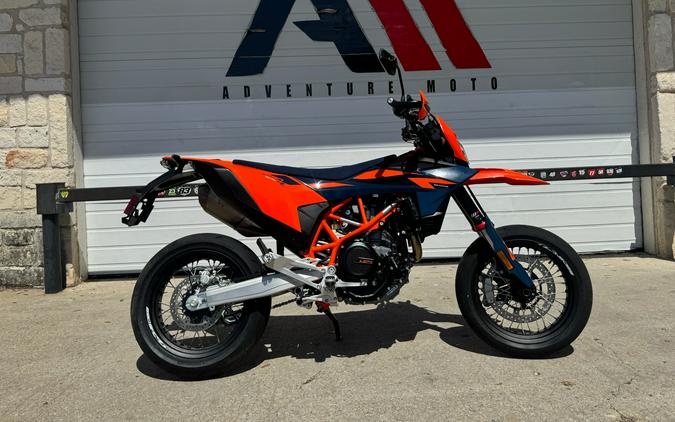2026 KTM 690 SMC R