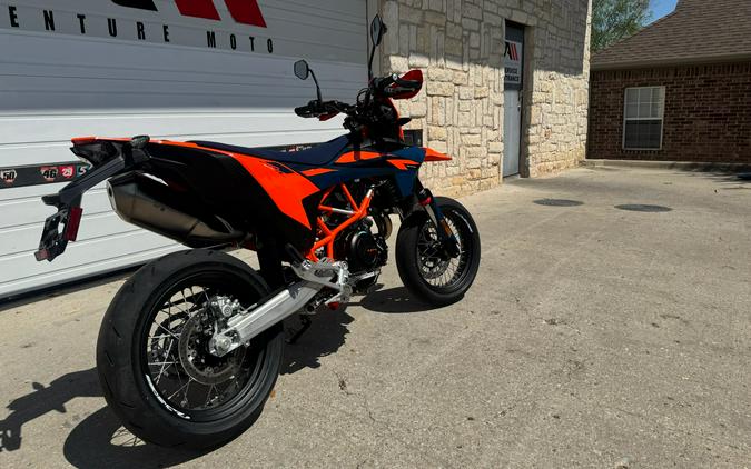 2026 KTM 690 SMC R