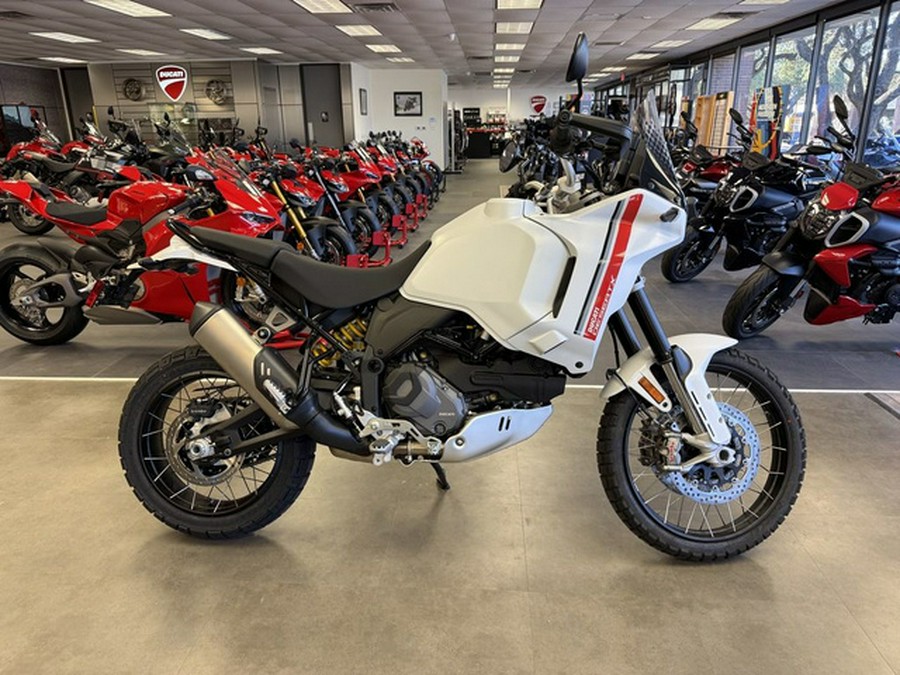2025 Ducati DesertX
