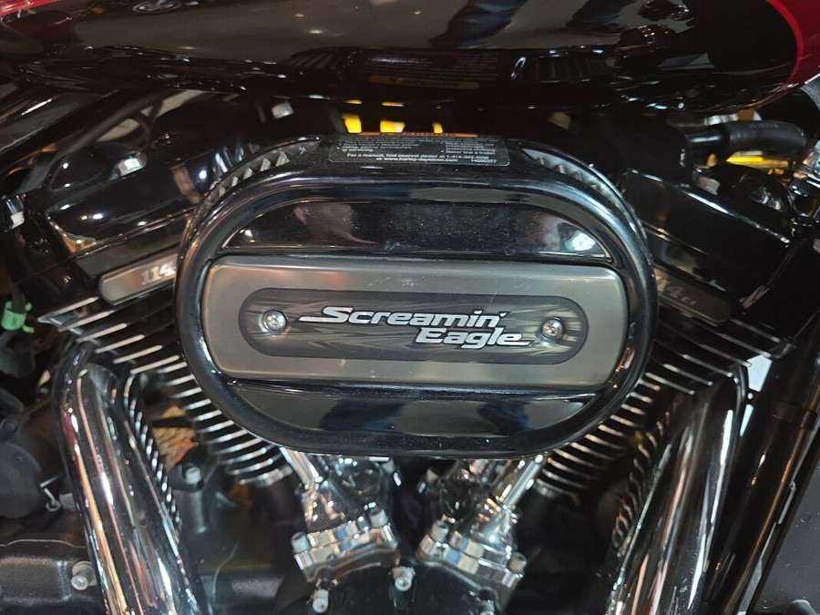 2017 Harley-Davidson® CVO™ Street Glide® FLHXSE