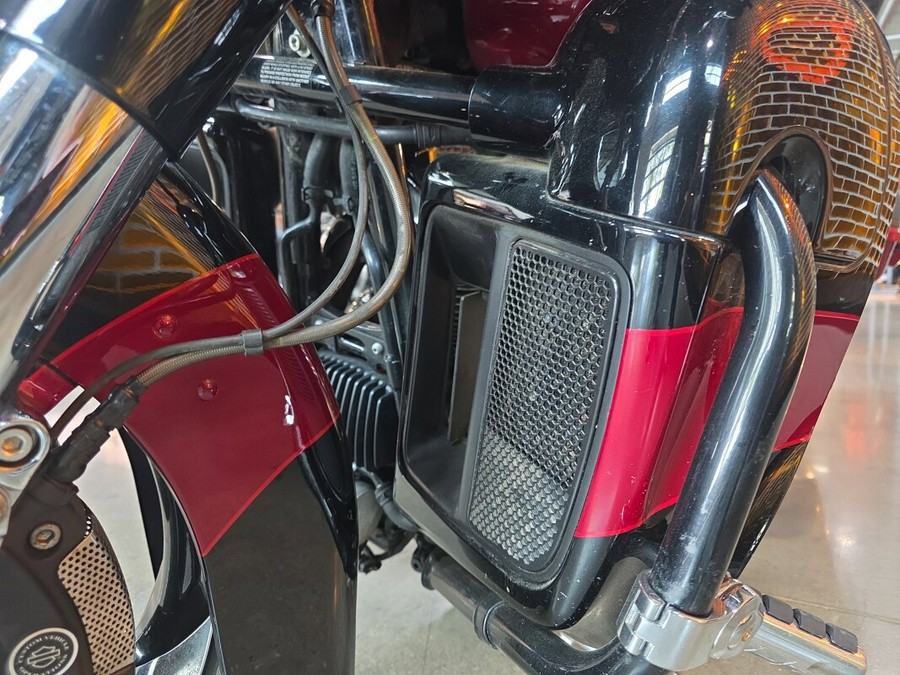 2017 Harley-Davidson® CVO™ Street Glide® FLHXSE