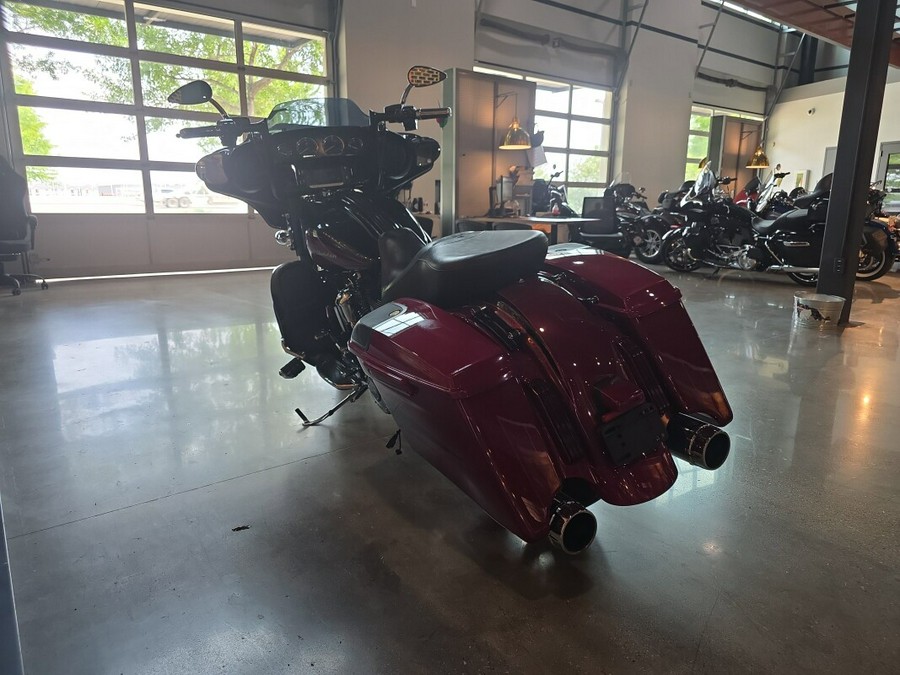 2017 Harley-Davidson® CVO™ Street Glide® FLHXSE