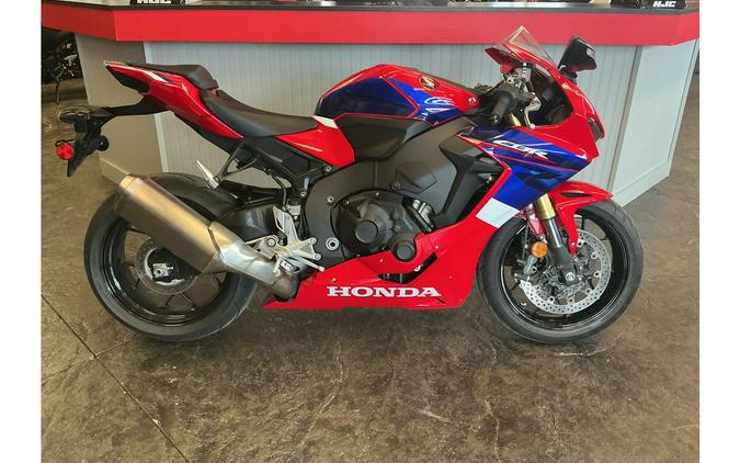 2023 CBR1000RR - Honda