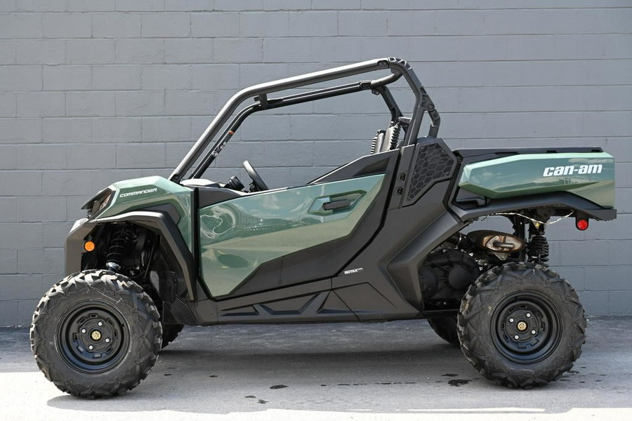 2023 Can-Am® Commander DPS 700