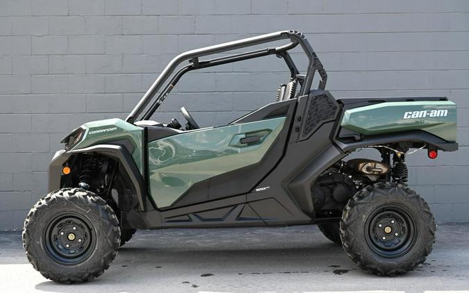 2023 Can-Am® Commander DPS 700