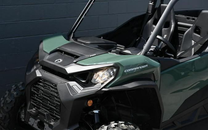 2023 Can-Am® Commander DPS 700