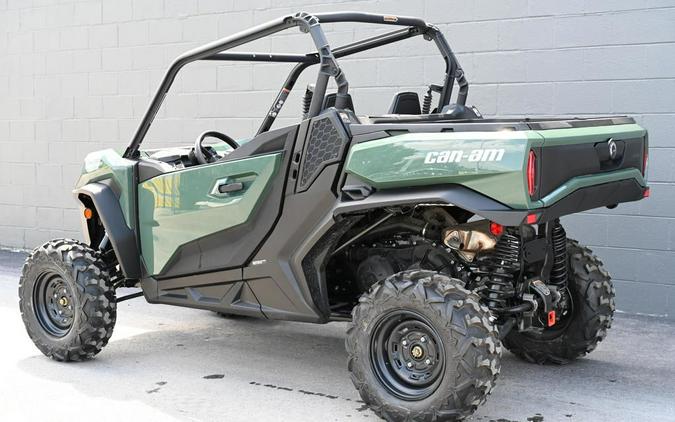 2023 Can-Am® Commander DPS 700