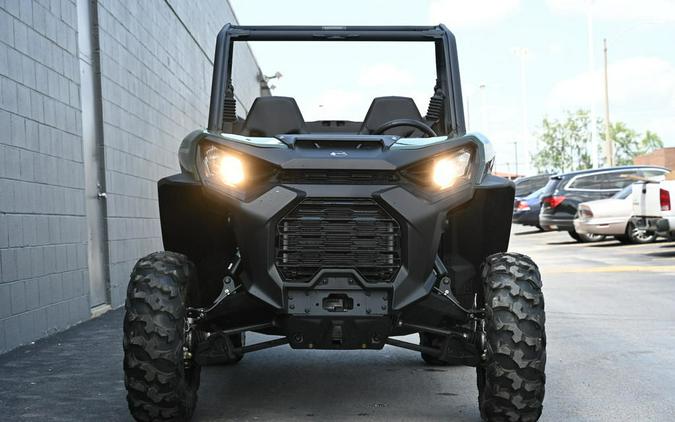 2023 Can-Am® Commander DPS 700