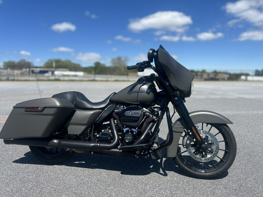 2019 Harley-Davidson® FLHXS - Street Glide® Special