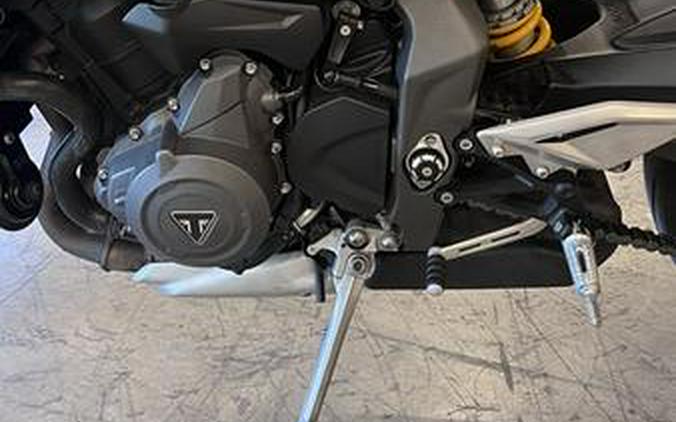 2020 Triumph Street Triple R Low Sapphire Black