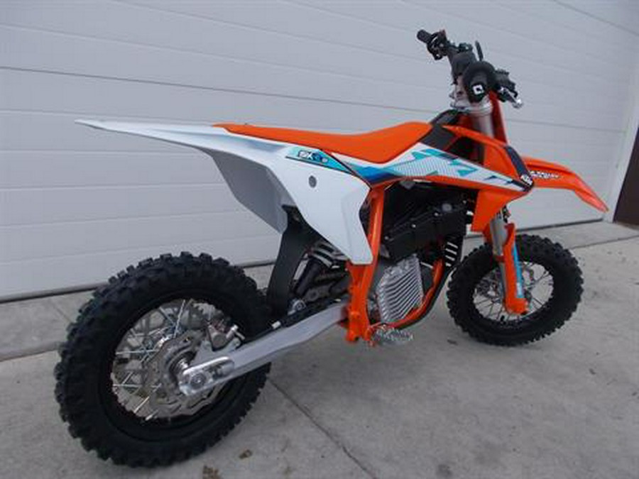 2024 KTM SX-E 3