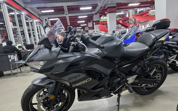 2024 Kawasaki Ninja 650 Metallic Matte Dark GrayMetallic Spark