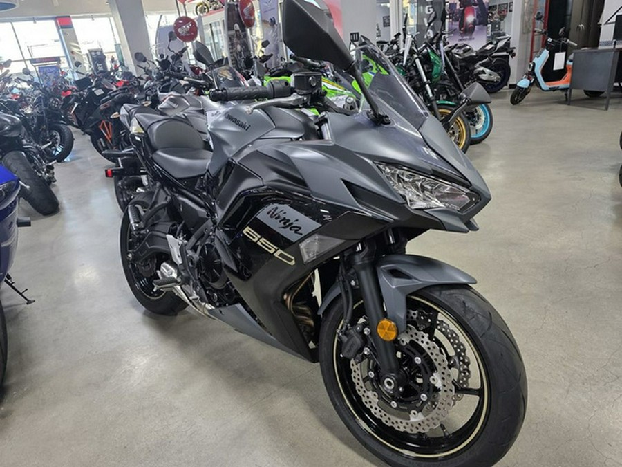 2024 Kawasaki Ninja 650 Metallic Matte Dark GrayMetallic Spark