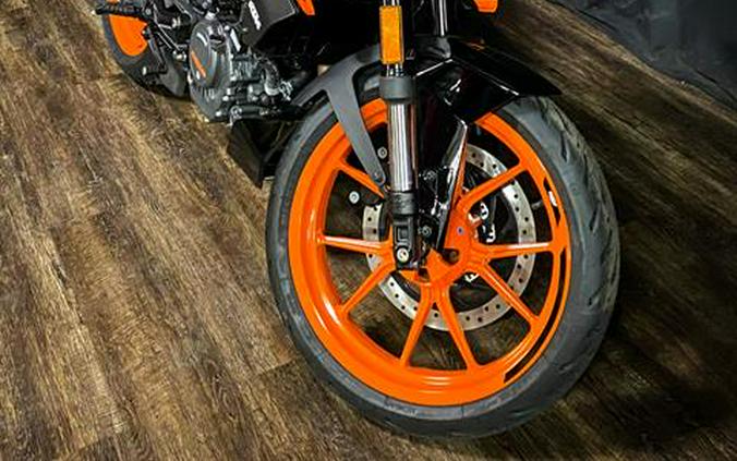 2023 KTM 200 Duke