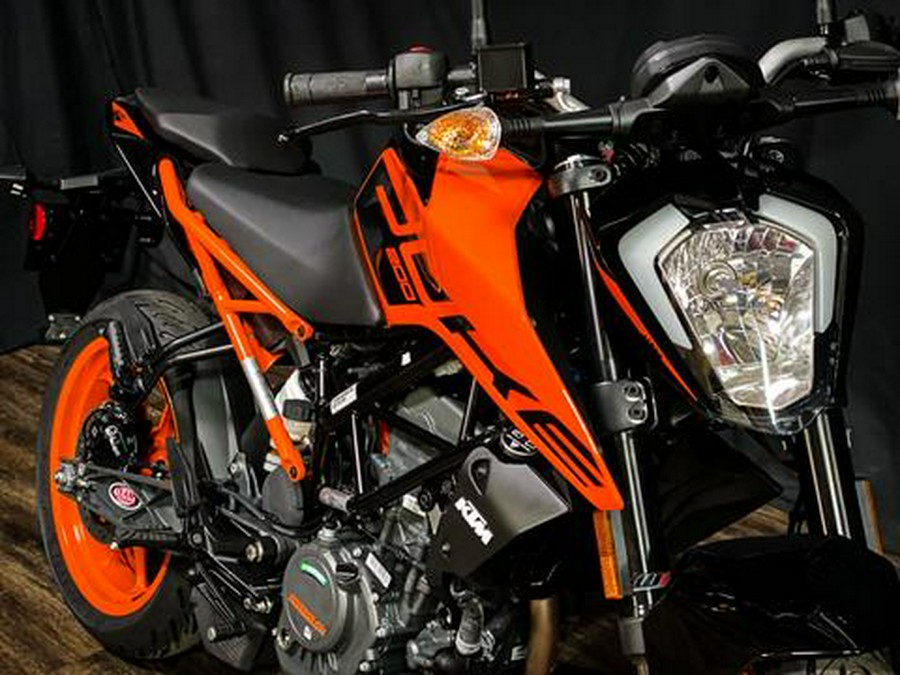 2023 KTM 200 Duke