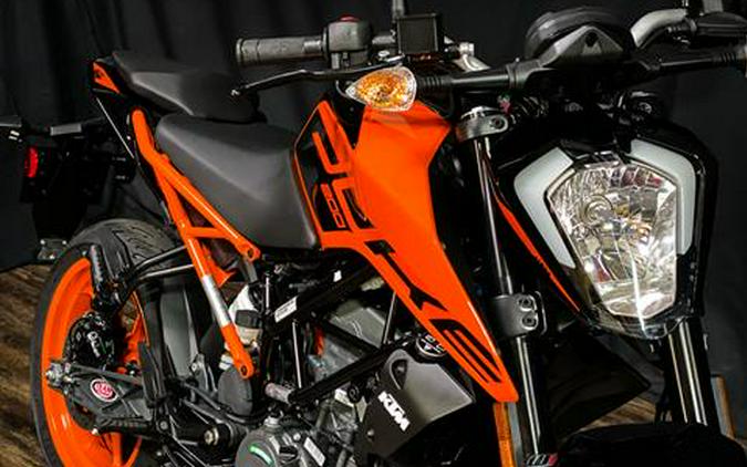 2023 KTM 200 Duke