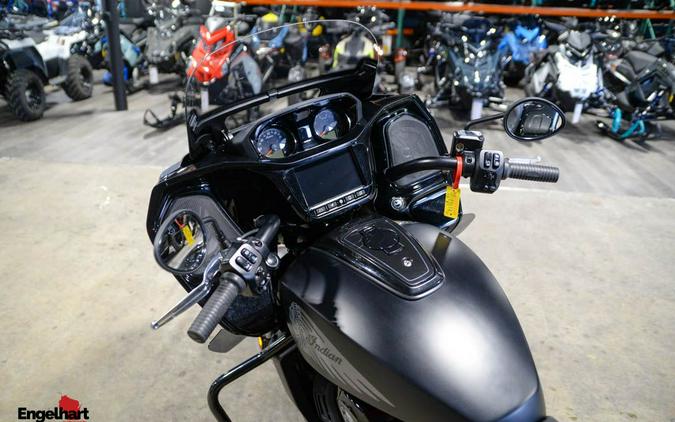 2024 Indian Motorcycle Challenger® Dark Horse® with PowerBand Audio Package